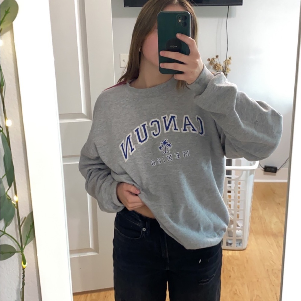 Cancun Mexico crewneck